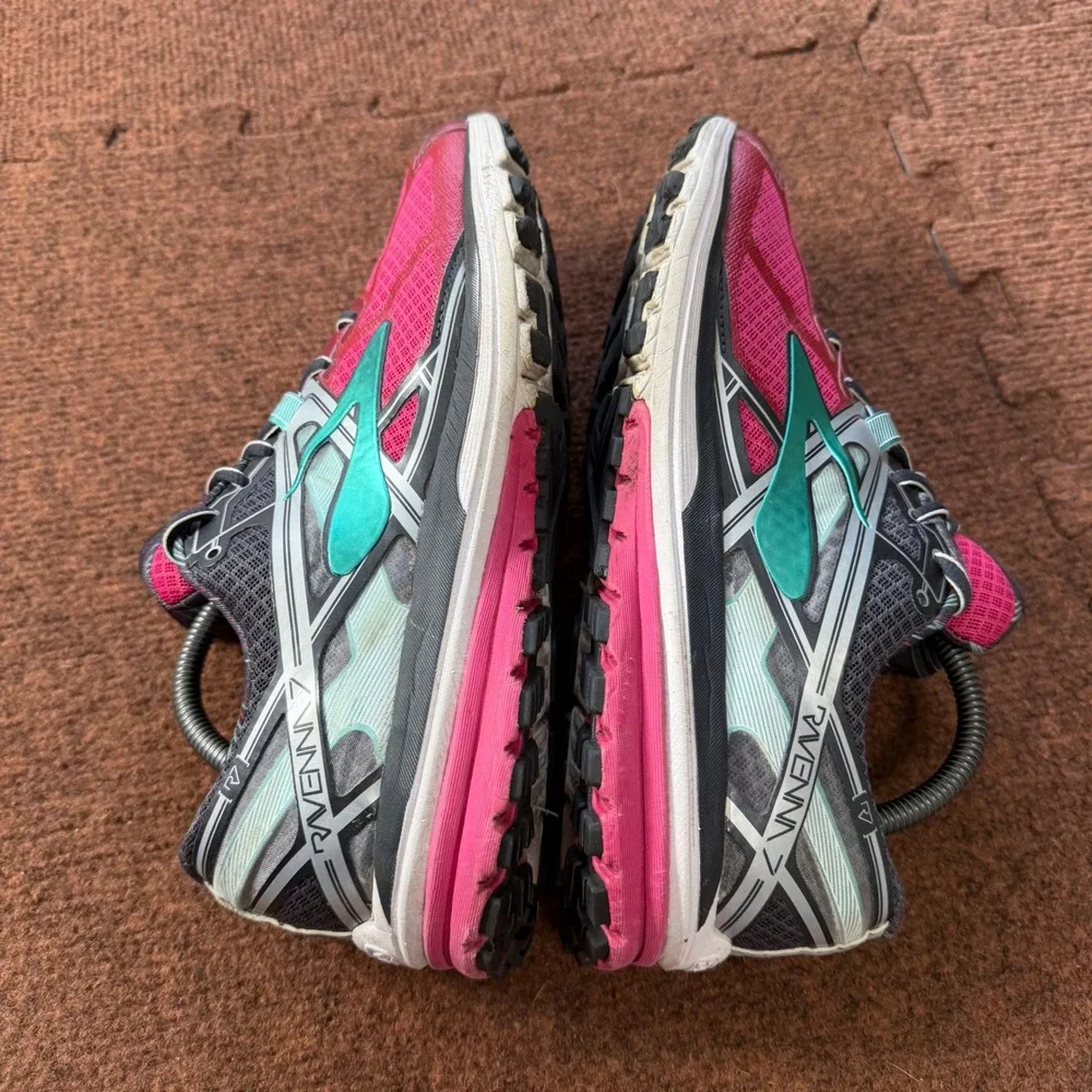 Brooks Ravenna 7‎ Womens Running Shoes Pink Grey Teal Athletic Sneakers size 11